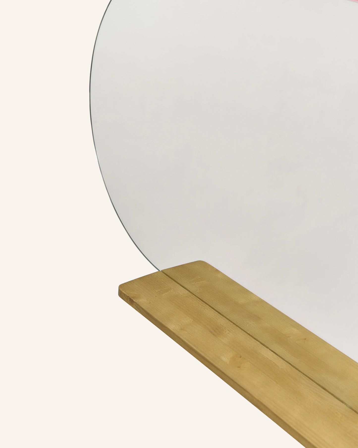 Ona Mirror