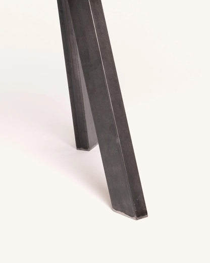 Arvia Dining Table