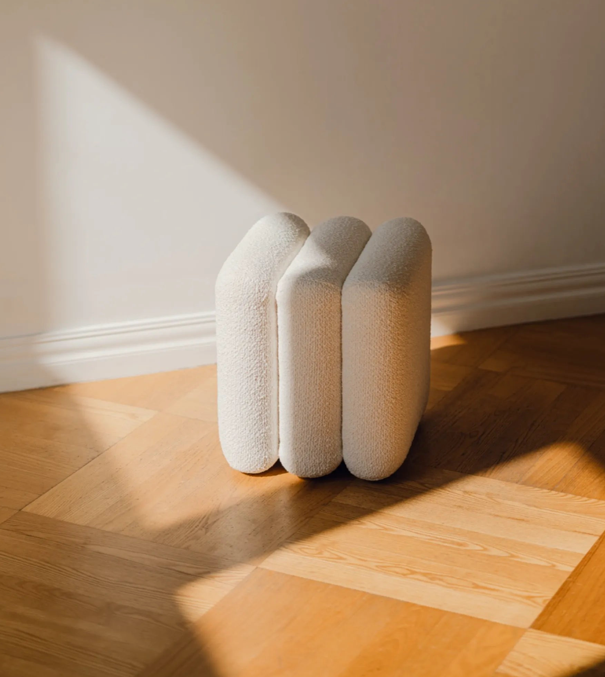 Velvo Pouf