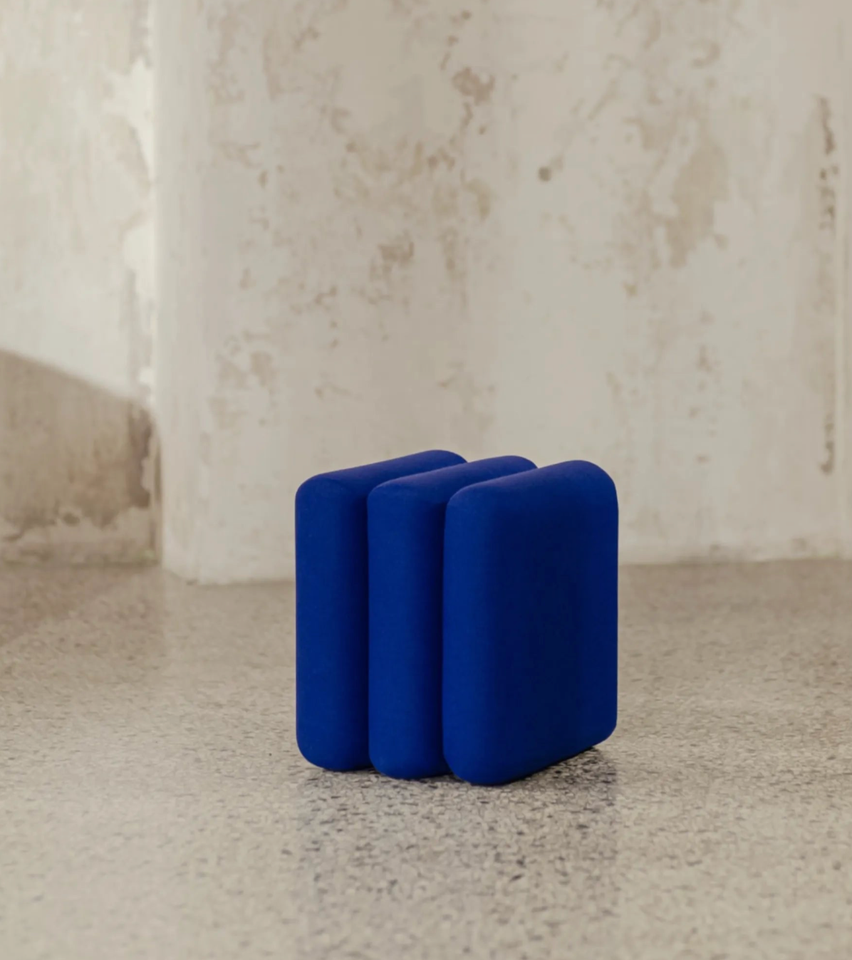 Velvo Pouf