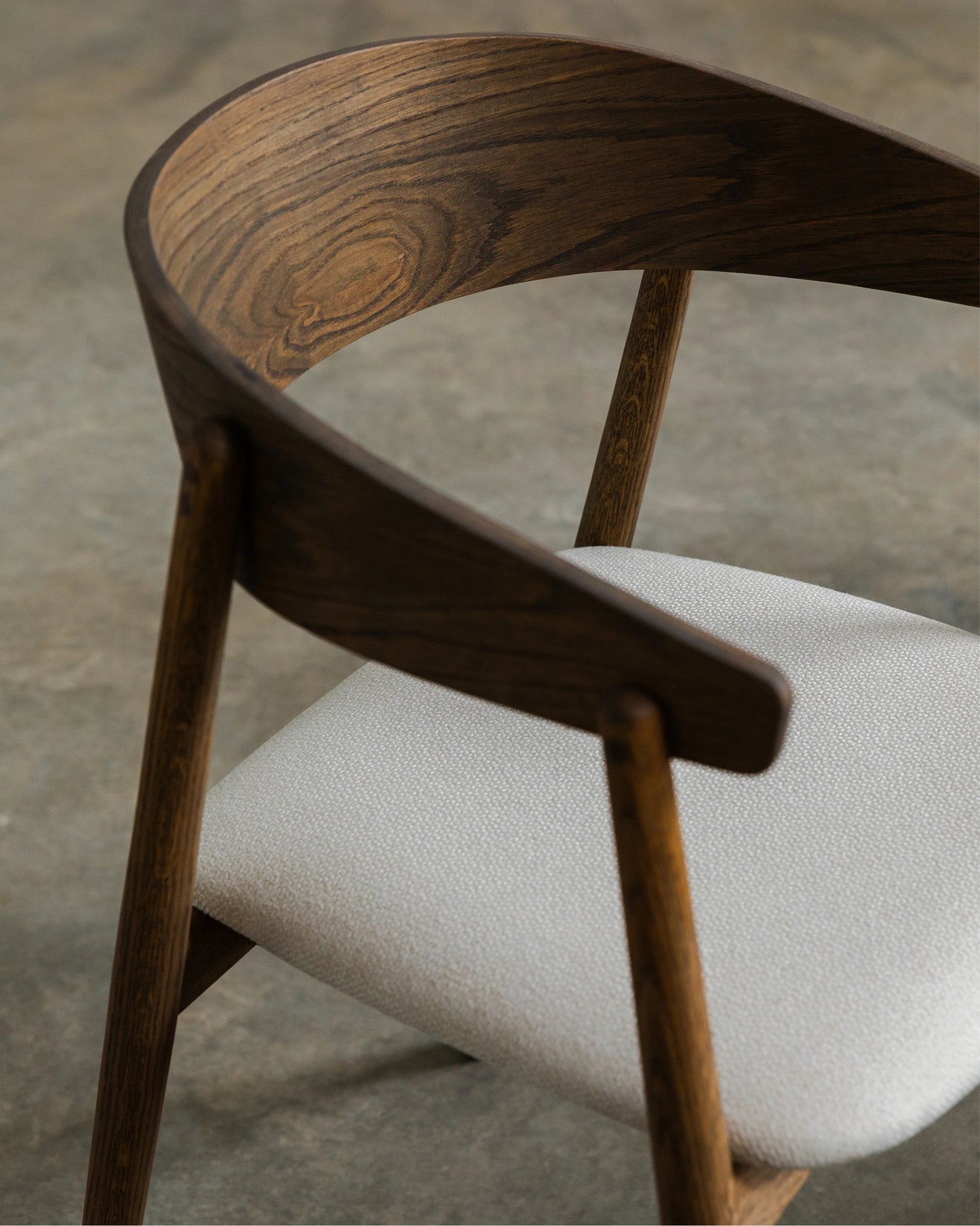 Olevara Chair